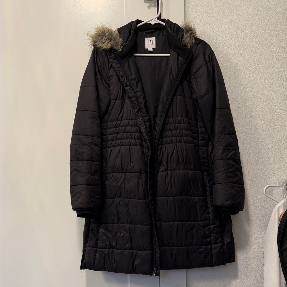 GAP Maternity Black Puffer Jacket with Faux Fur Hood